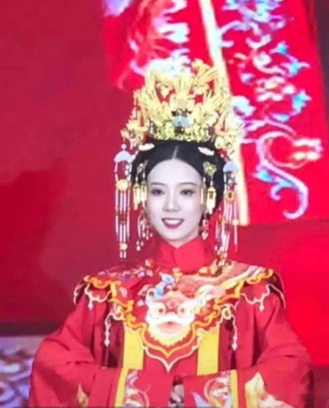 三衰六旺皆前定,头戴凤冠游四方,是什么动物生肖请全面2释义、解释与落实、专家解答解释落实